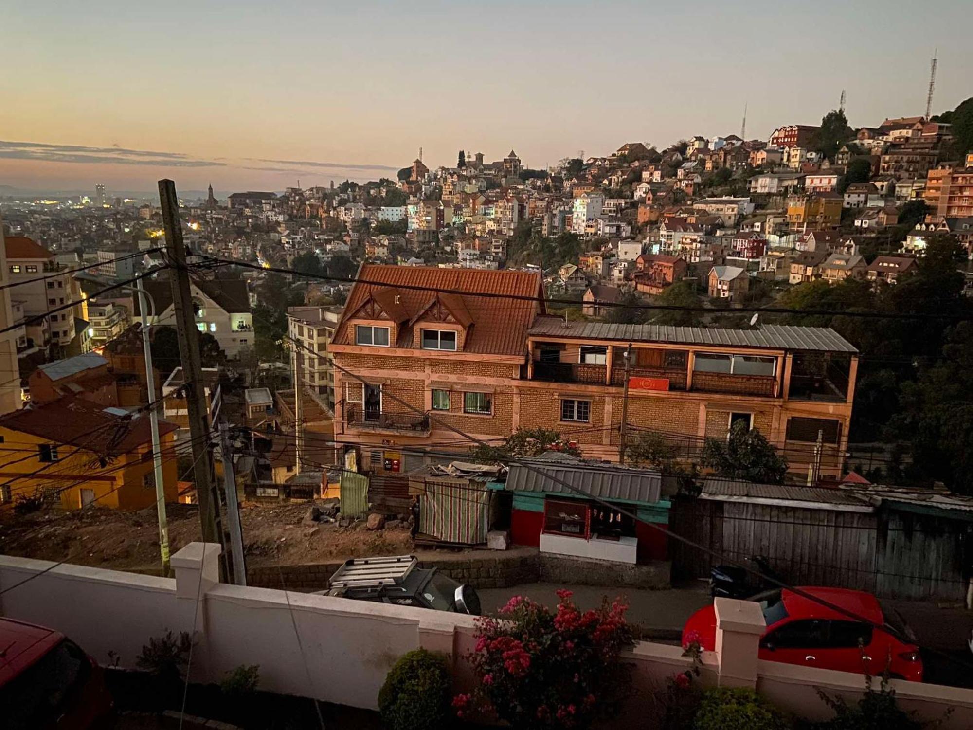 M'Serenity Guest House Antananarivo Luaran gambar